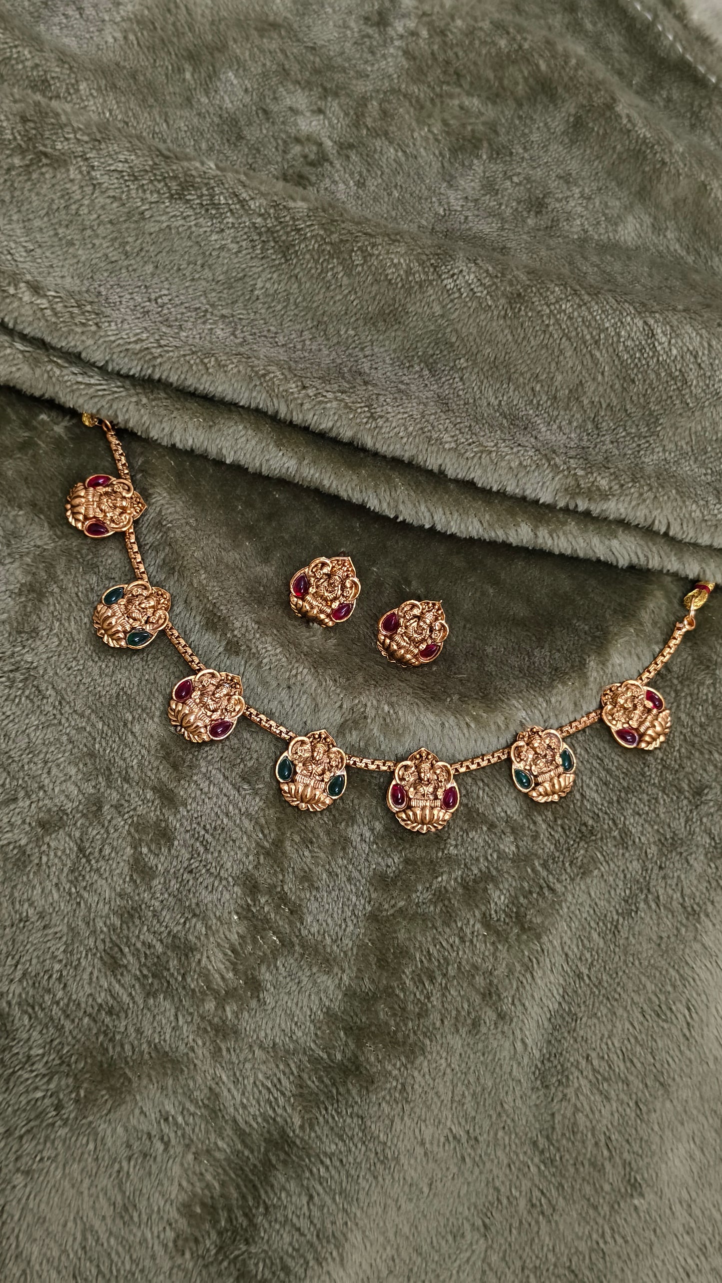 Necklace Set