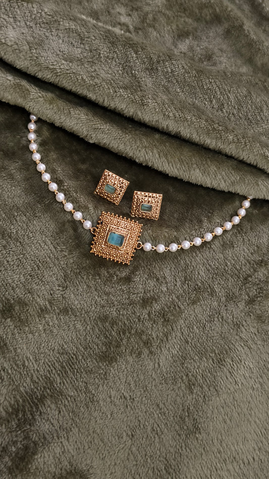 Choker set