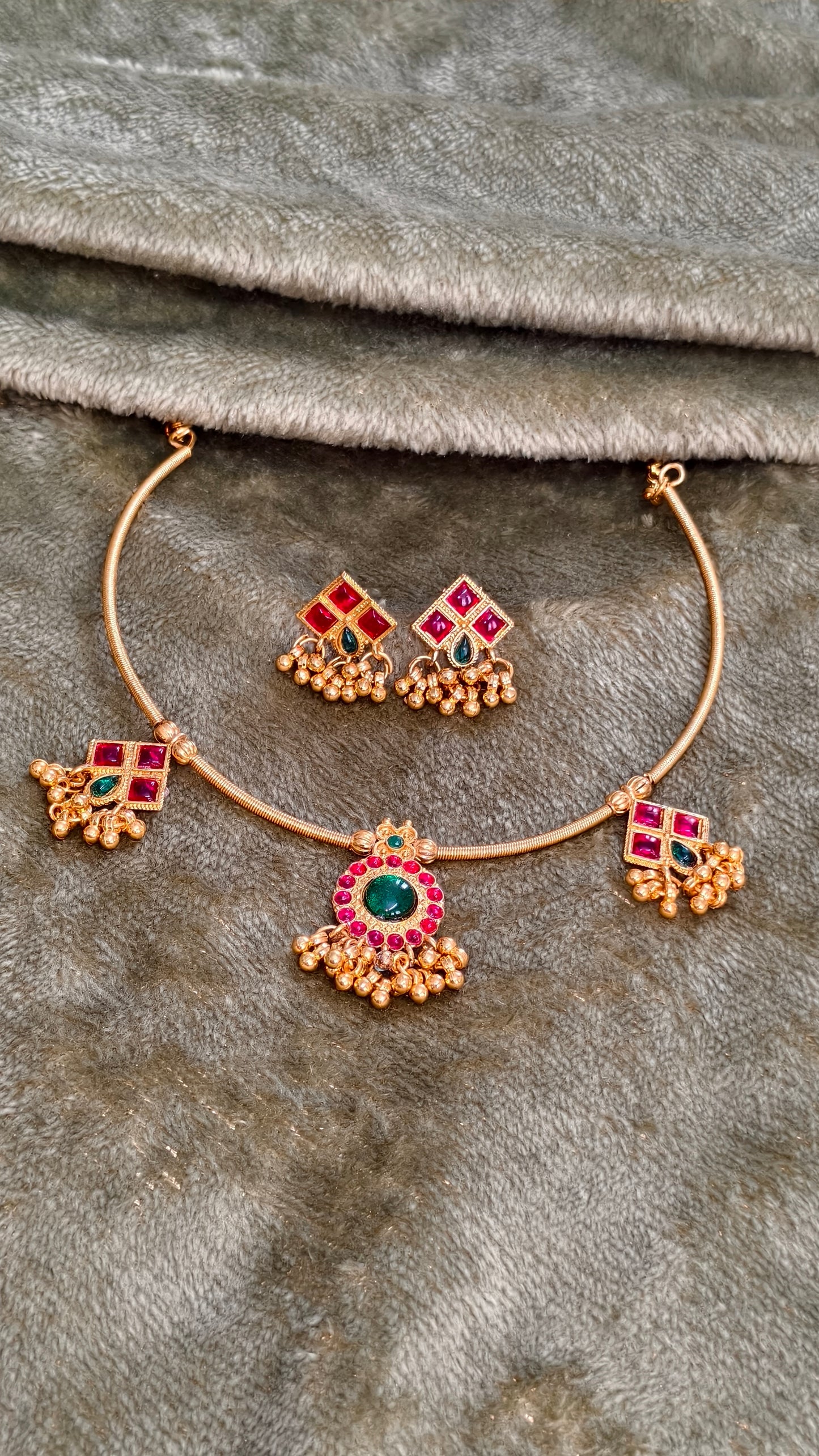 Necklace set